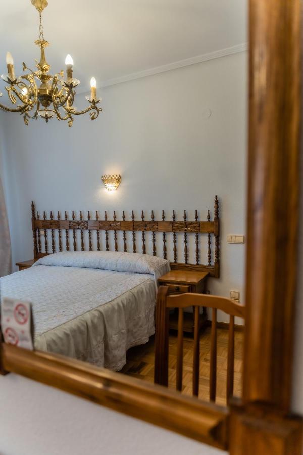Hostal Santo Domingo De Silos Extérieur photo
