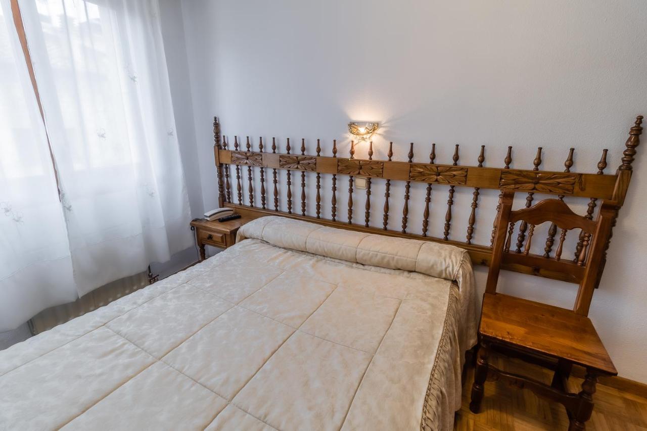 Hostal Santo Domingo De Silos Extérieur photo