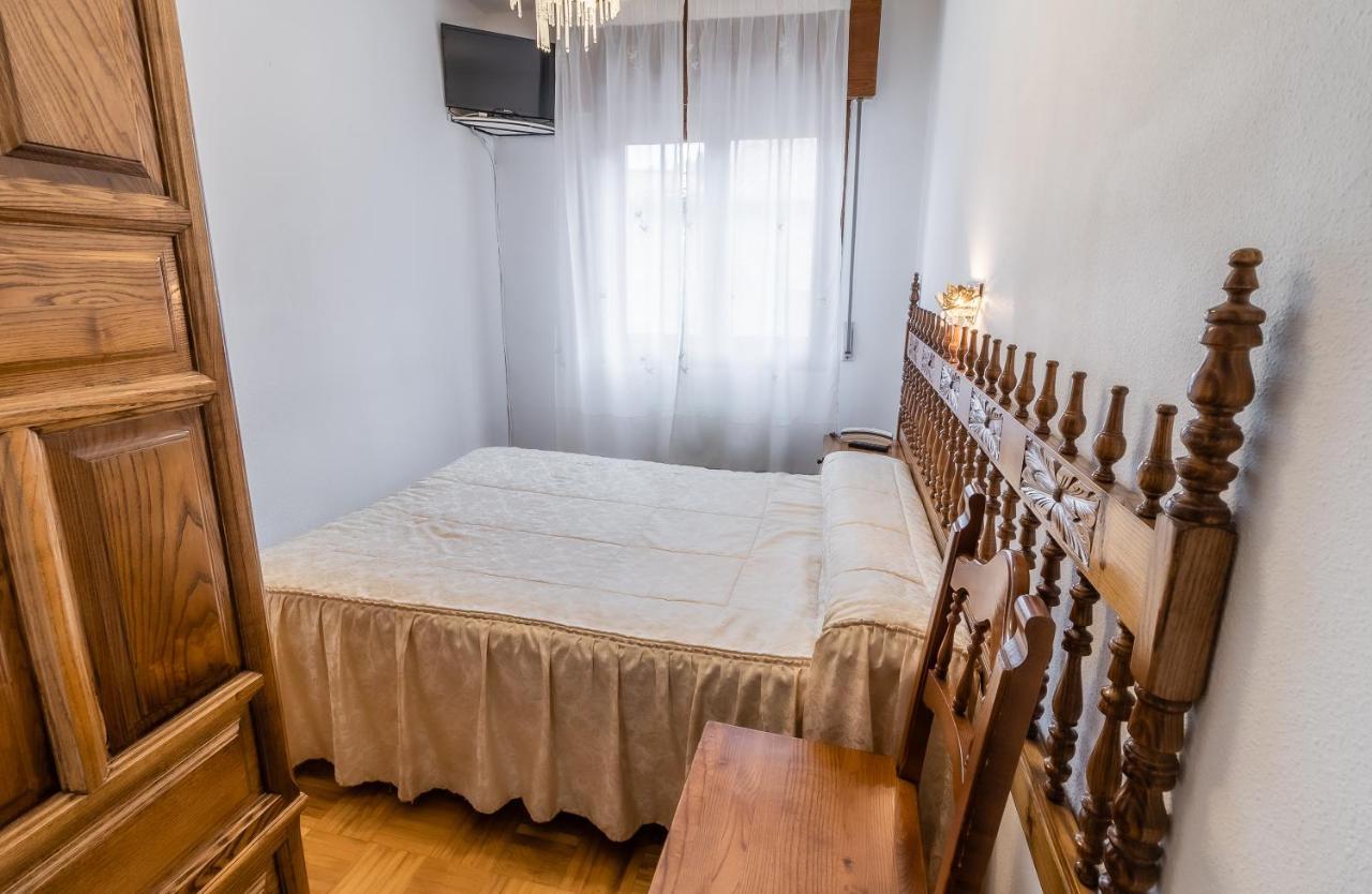 Hostal Santo Domingo De Silos Extérieur photo