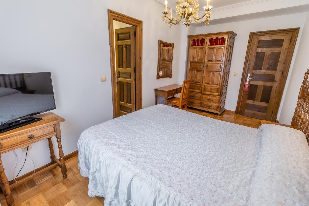 Hostal Santo Domingo De Silos Extérieur photo